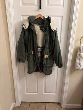 Vintage JL Colebrook Sherpa Lined Parka Jacket in Olive Green with Plaid Accent